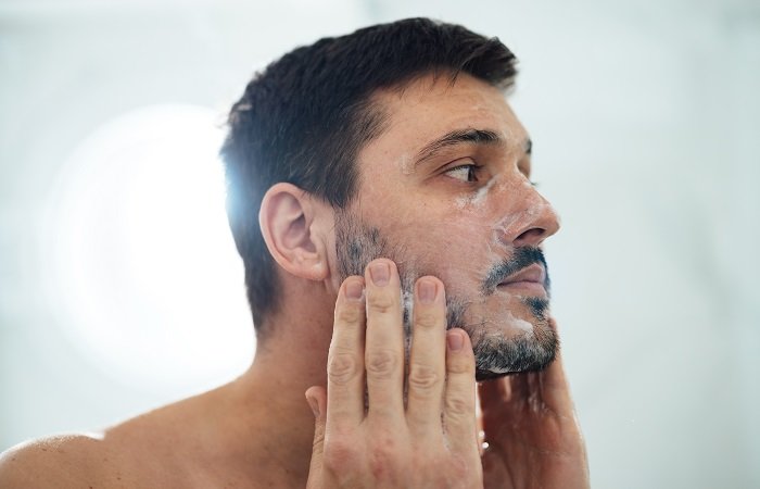 Sofrendo com pelos encravados na barba Veja como prevenir